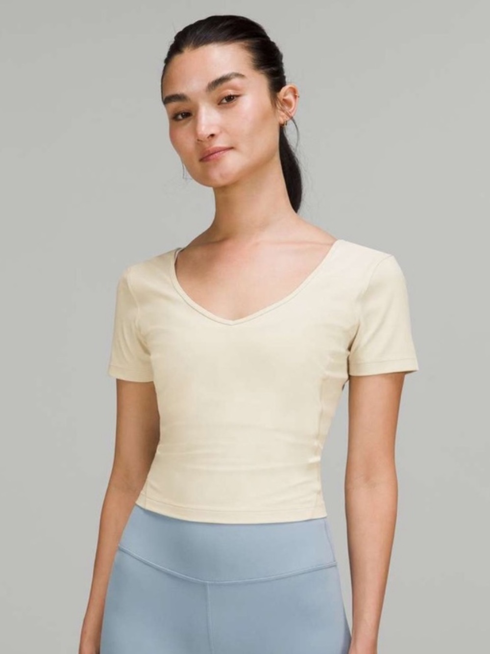 Lululemon Align T-Shirt in White Opal V Neck Top Short Sleeve Tee Size 2